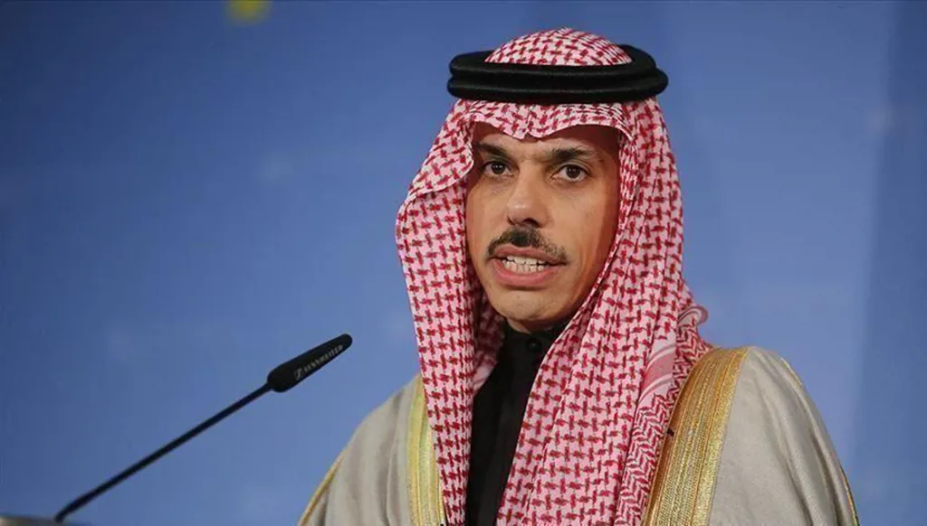 وزير الخارجية السعودي ونظيره الباكستاني يبحثان التطورات الإقليمية