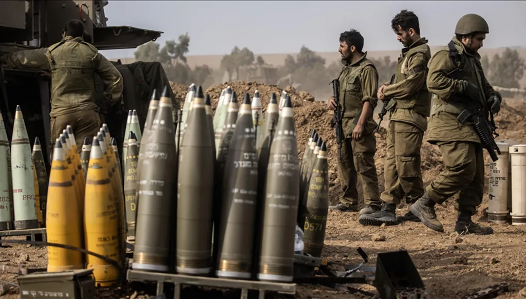 الإعلام العبري: نقل أسلحة إلى إسرائيل مخصصة لهجوم محتمل على إيران