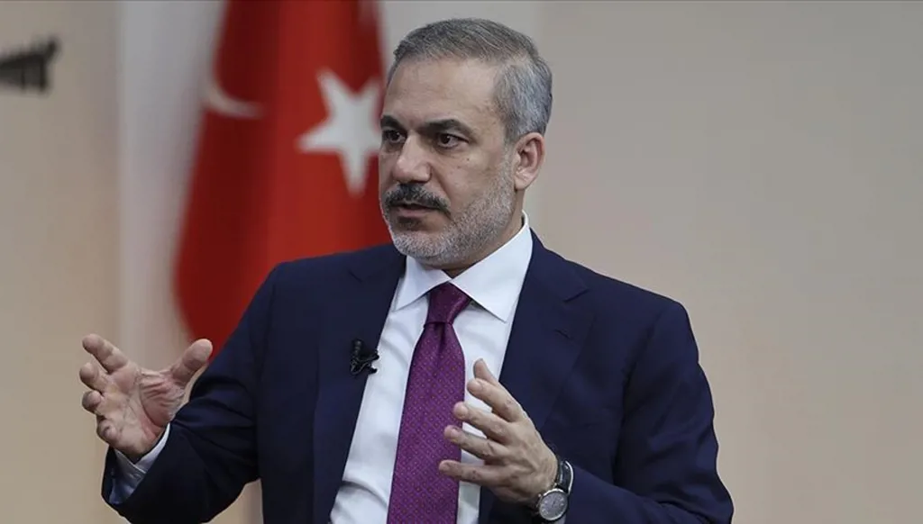 وزير الخارجية التركي يبحث هاتفياً مع نظيره الروسي الوضع في سوريا