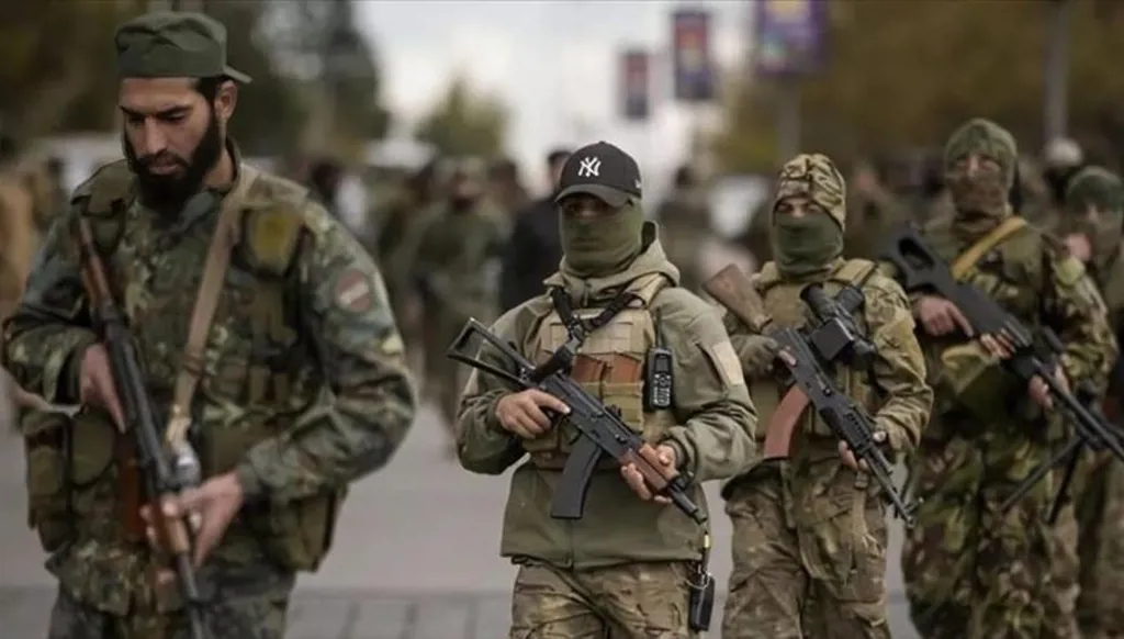 الجيش السوري يتهم قسد بخرق وقف إطلاق النار واستهداف محيط عين العرب بمسيّرات