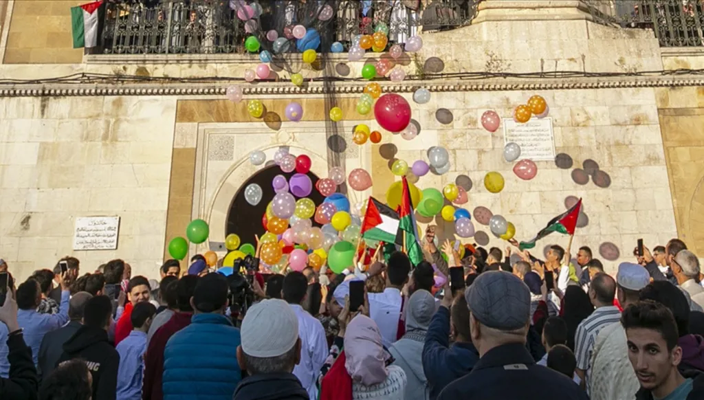 "خرجة العيد" فرحة تملأ أزقة تونس العتيقة