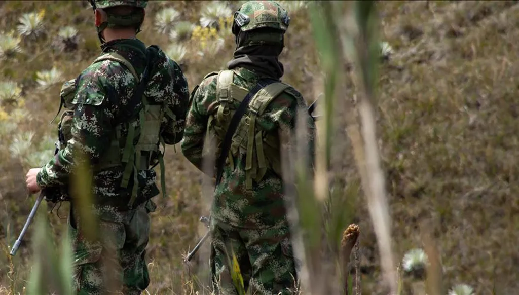 كولومبيا: متمردون يحتجزون 34 جندياً جنوبي البلاد