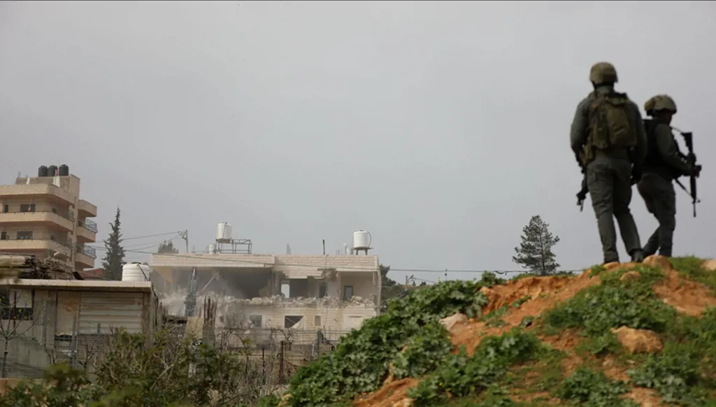 شريط الإنزالات الإسرائيلية تاريخيا: أشهرها بتوقيع باراك وأعنفها في أنصارية