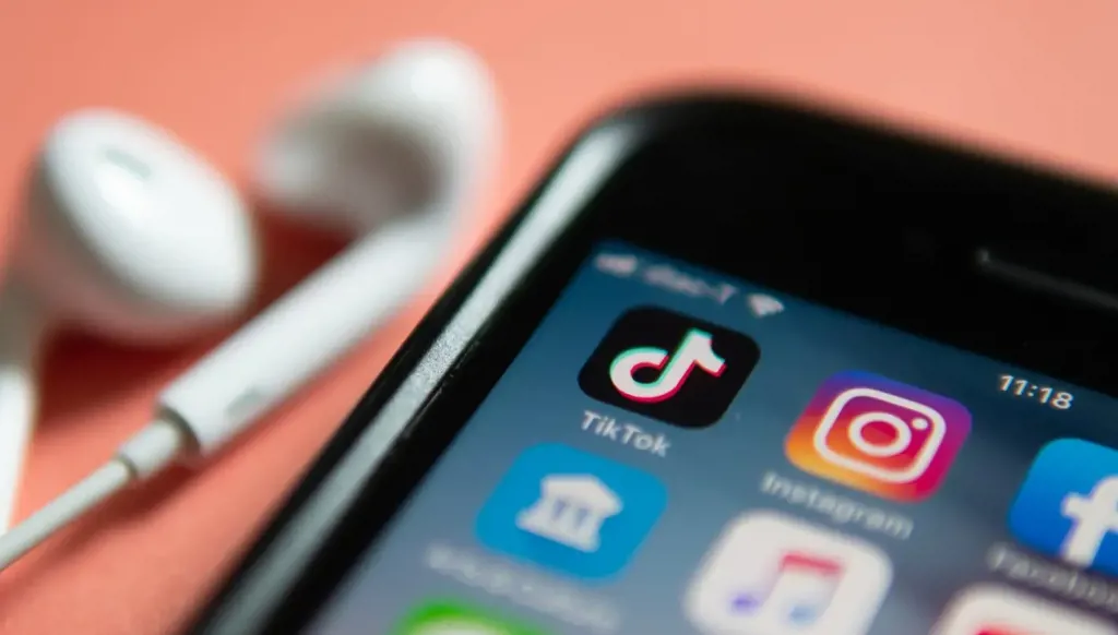 التراندات في وسائل التواصل الاجتماعي... خطر حقيقي!