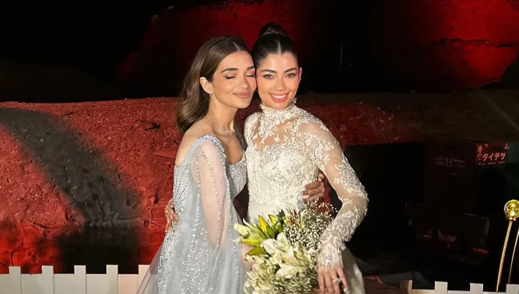 من الطفولة حتى الفستان الأبيض... ملك زاهر تستعيد ذكرياتها مع شقيقتها ليلى (فيديو)