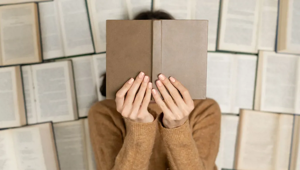 الكتب "رفقة صامتة" في الحرب... الدكتورة نايلة شدياق تقدّم مختاراتها للقراءة العلاجية