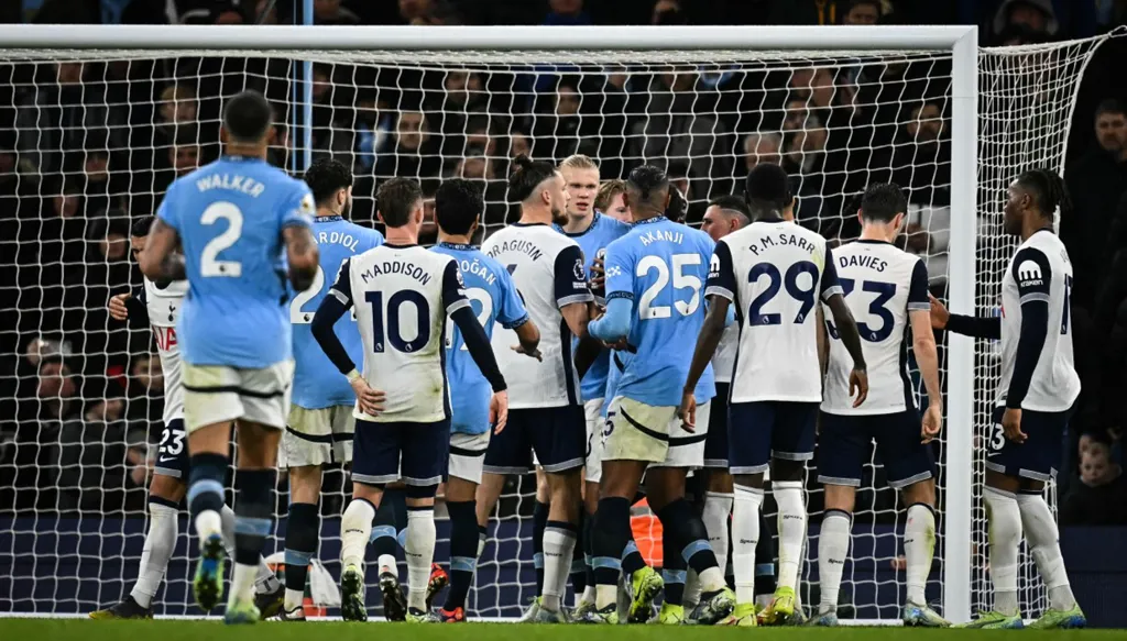 رقم تاريخي... أسرع البطاقات الصفراء في الدوري الإنكليزي