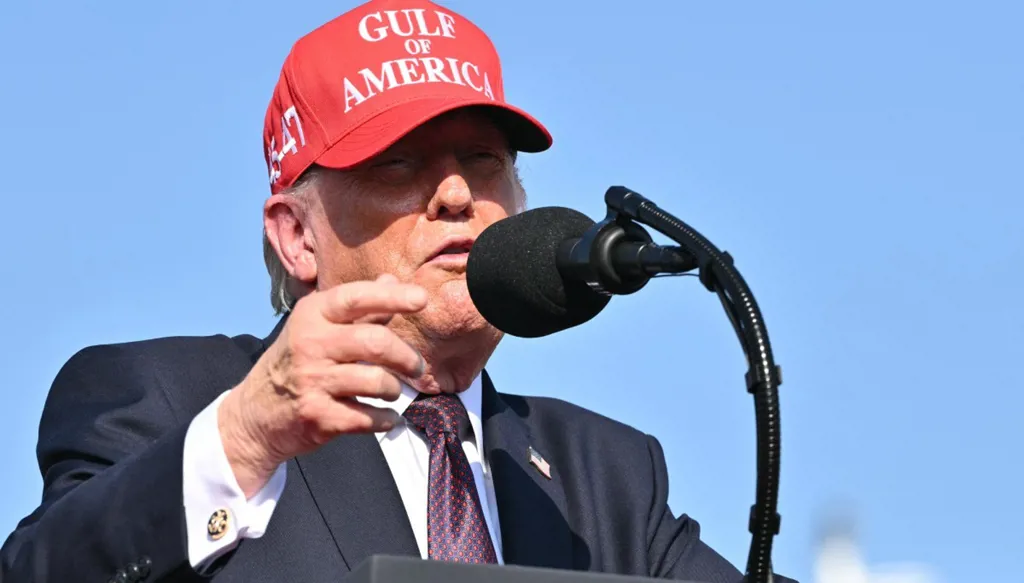 ترامب: لا تخصيب لإيران ولو بنسبة 20%... وأُفضل التصرف بسلمية معها