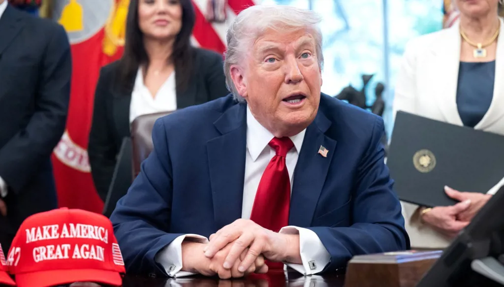 تقلّب قرارات ترامب الاقتصادية يثير قلق الأميركيين