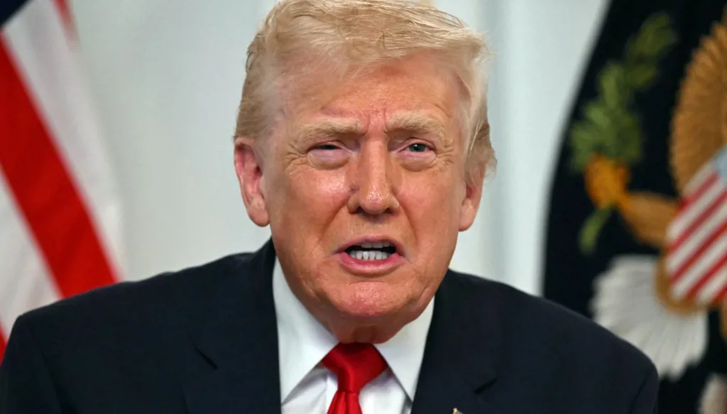 ترامب: كل وثيقة وقّعها بايدن "النعسان" بقلم آلي مُلغاة!