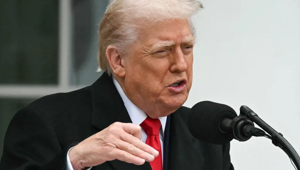 إدارة ترامب تُجري مراجعة شاملة لقوانين الهجرة