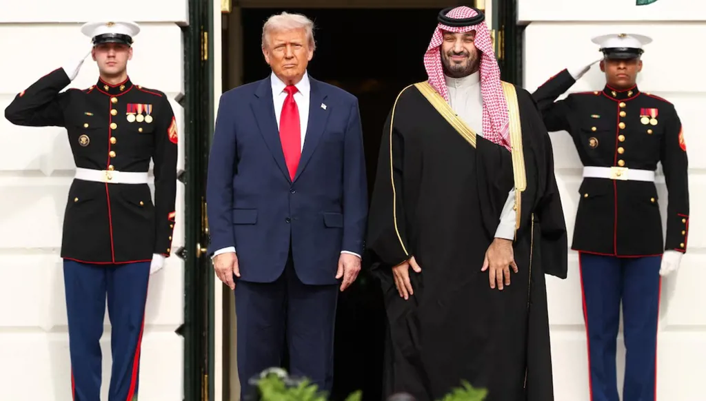 بن سلمان لترامب: لحلول دبلوماسية تمنع الانجرار إلى صراع أوسع