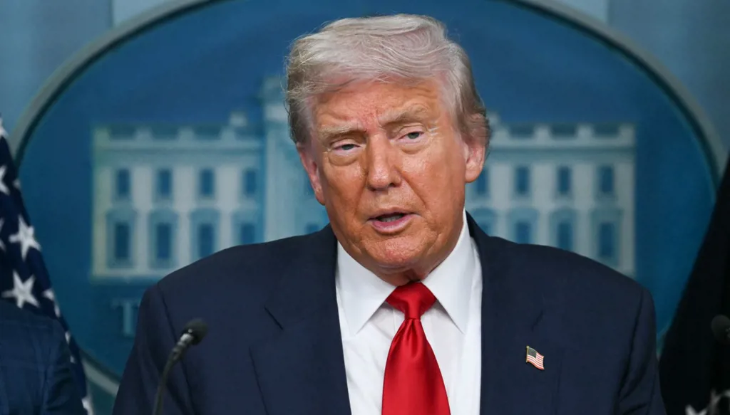 ترامب يتوقّع اجتماعاً بنّاء مع بوتين: سأطلب منه إنهاء الحرب