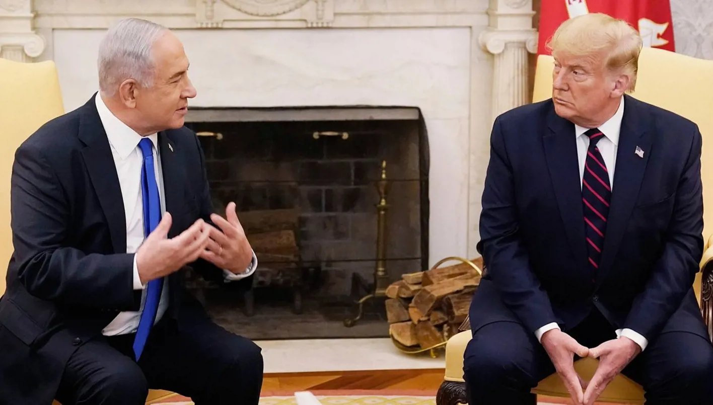 الرئيس الأميركي دونالد ترامب ورئيس الحكومة الإسرائيلي بنيامين نتنياهو (أ ب)