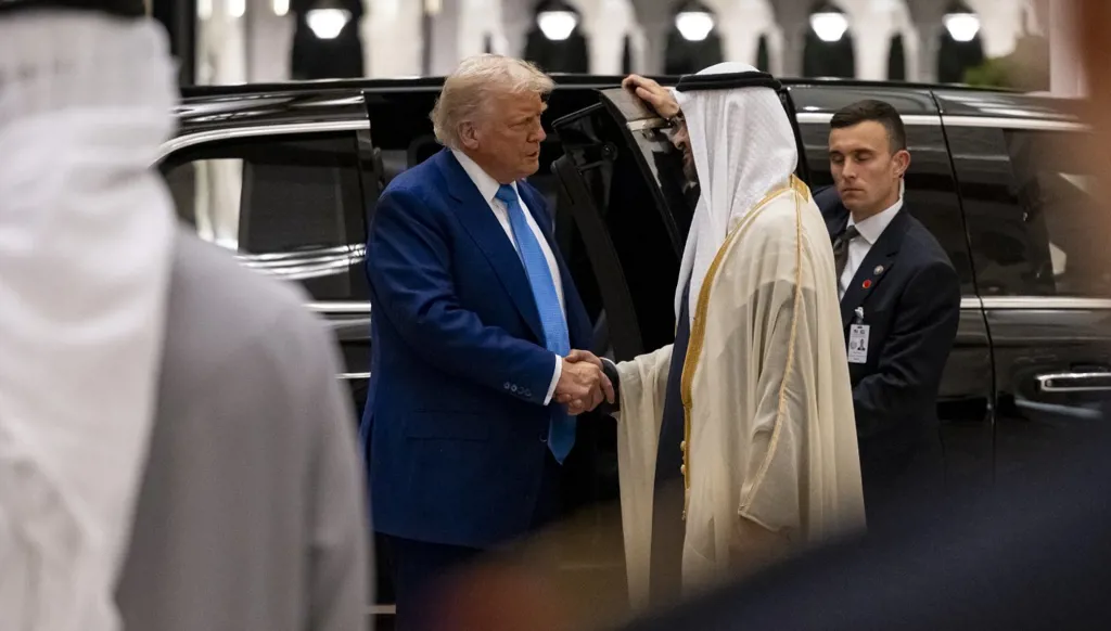 محمد بن زايد: أجريت مباحثات مثمرة مع ترامب وحريصون على تعميق علاقتنا