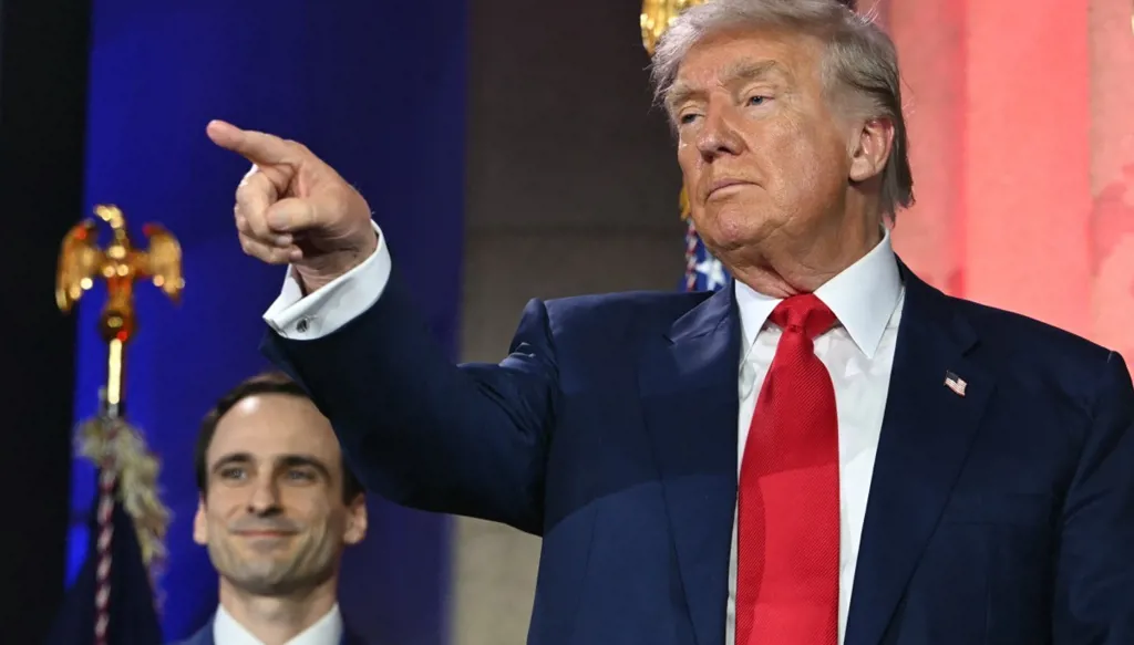 ليزيد الضغط على باول... ترامب يزور مجلس الاحتياطي