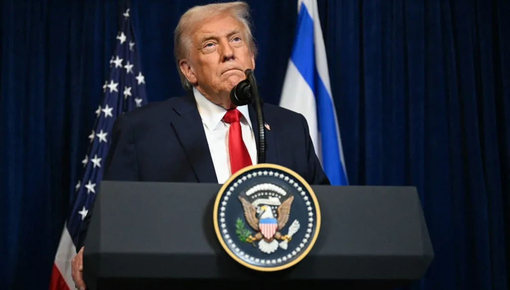 "أسبرين بجرعات عالية"... تفاصيل غير معلنة عن صحّة ترامب وعاداته الطبّية