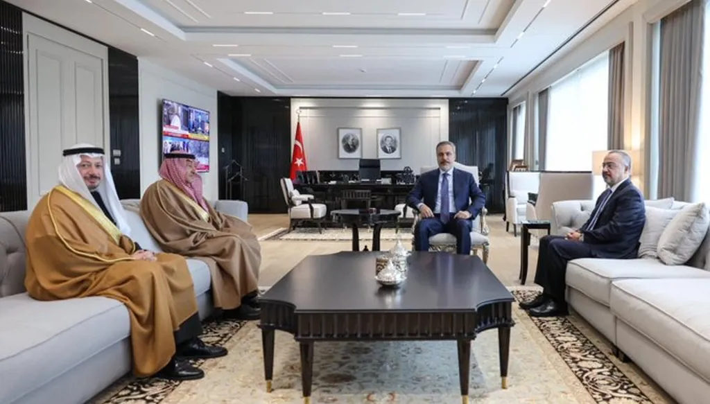 سلسلة لقاءات لنائب وزير الخارجية السعودي في تركيا