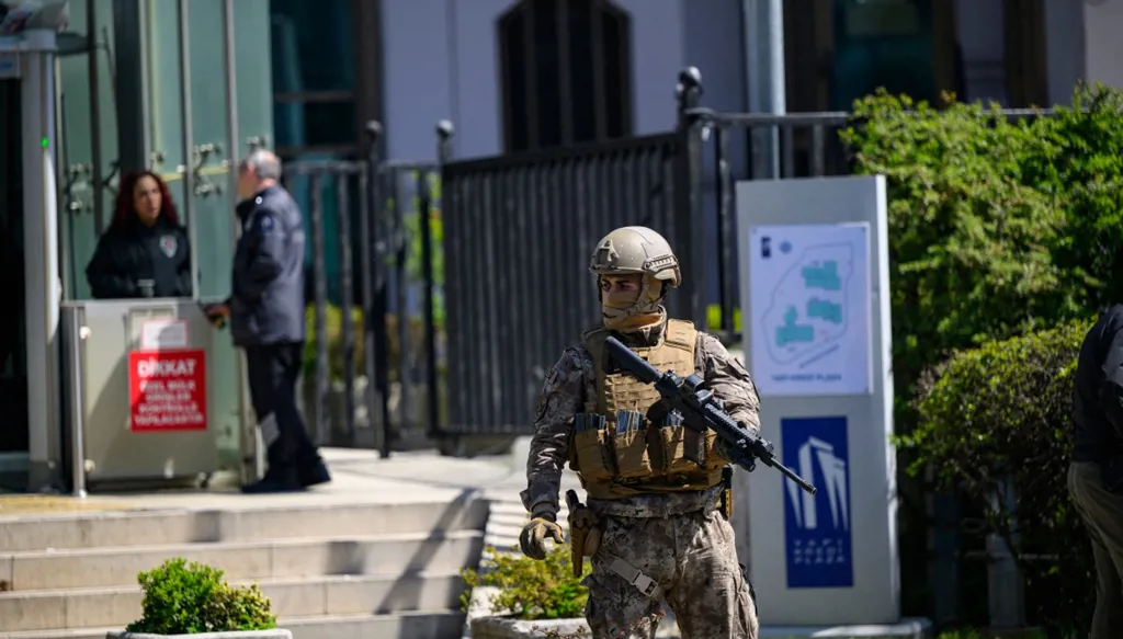 جرحى بإطلاق نار في مدرسة في تركيا (فيديو)