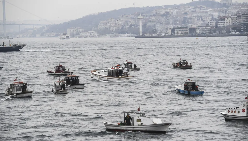 توقّف حركة الملاحة بمضيق البوسفور في تركيا... ماذا جرى؟