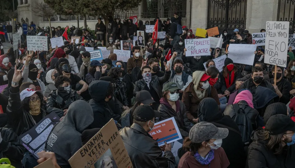 الإفراج عن مصوّر "فرانس برس" في تركيا