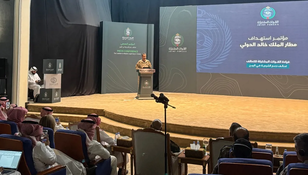 التحالف يكشف تفاصيل الاعتداءات الحوثية... والسعودية: إيران تواصل تدريبهم ودعمهم