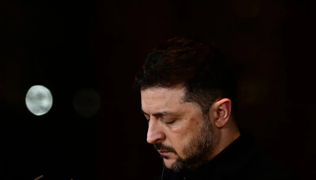 زيلينسكي: ستنطلب من واشنطن أسلحة بعيدة المدى إذا رفضت روسيا جهود السلام