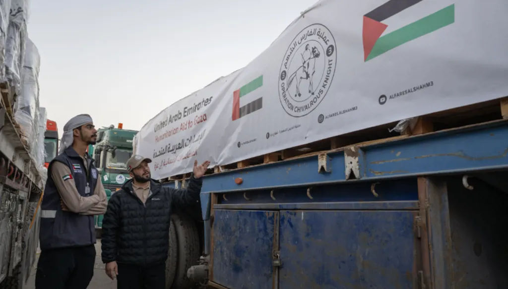 شاحنات ومواد غذائية... دعم إماراتي لسكان قطاع غزة (صور وفيديو)
