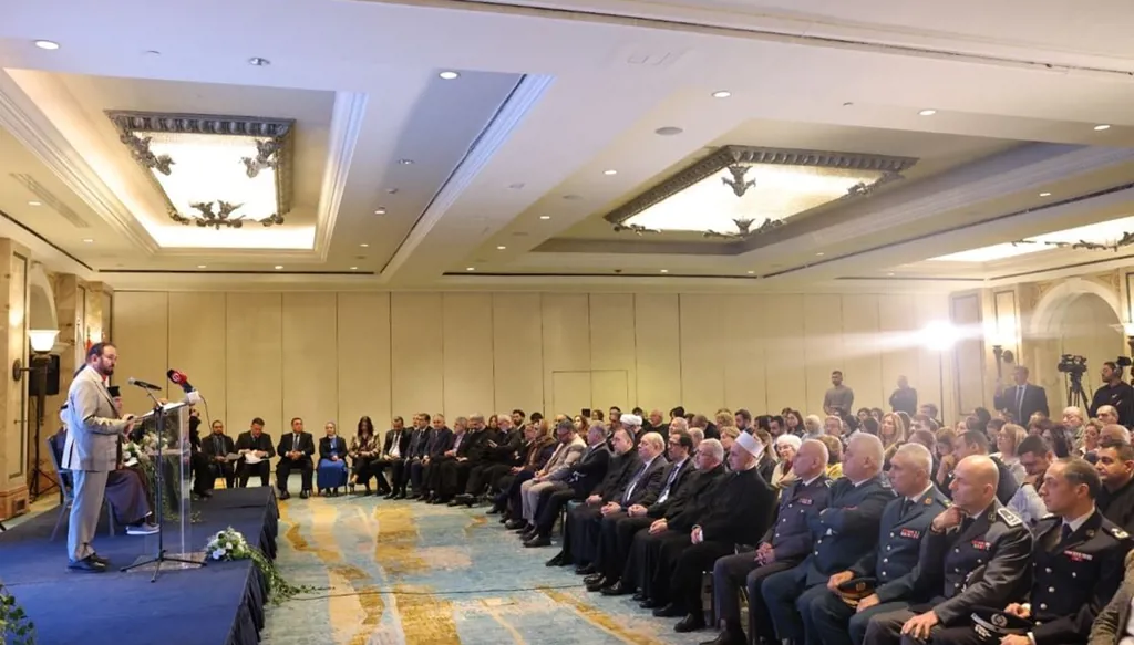 "لبنان أيقونة العالم العربي"... رسالة إماراتية من بيروت