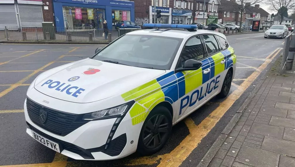 بالفيديو- رجل يهاجم المارة بسكين ويطعن 4 في بريطانيا