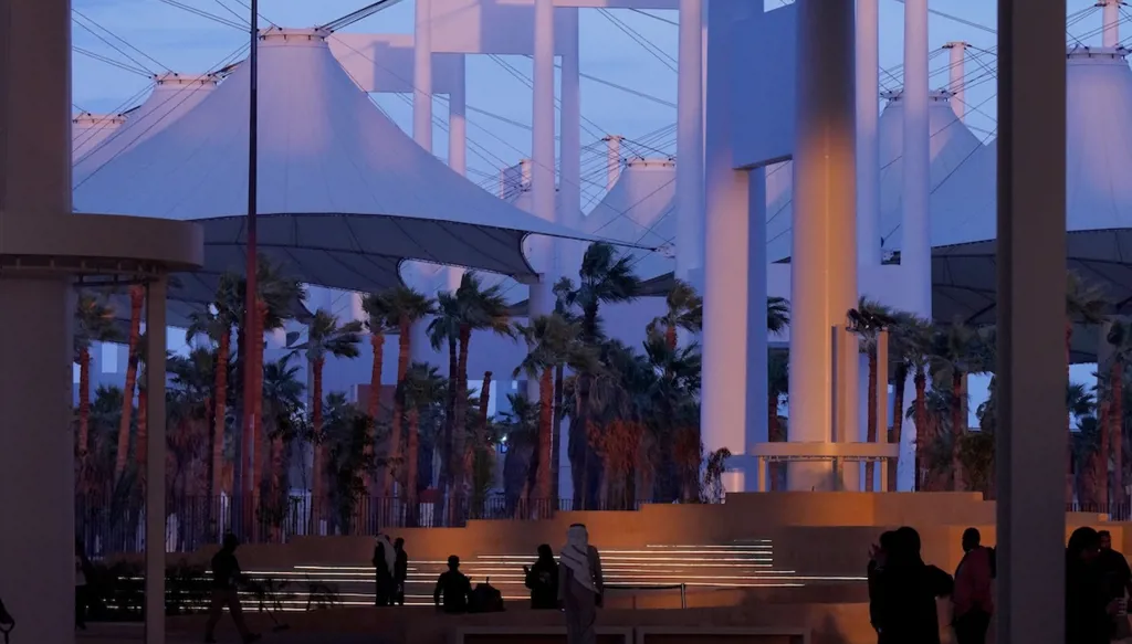 افتتاح بينالي الفنون الإسلامية 2025 في جدة... "وما بينهما"