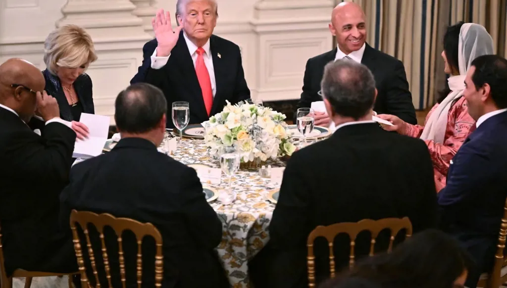 إفطار في البيت الأبيض... ترامب: ملتزم بإحلال السلام في الشرق الأوسط (صور وفيديو)
