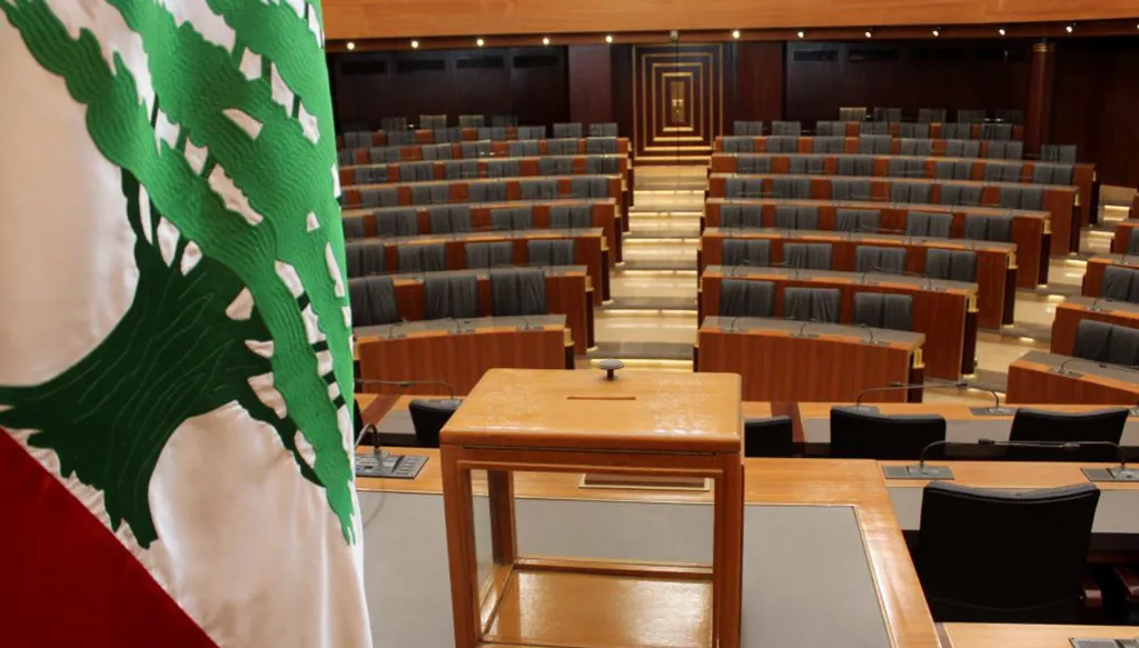 مرشحون ينتظرون