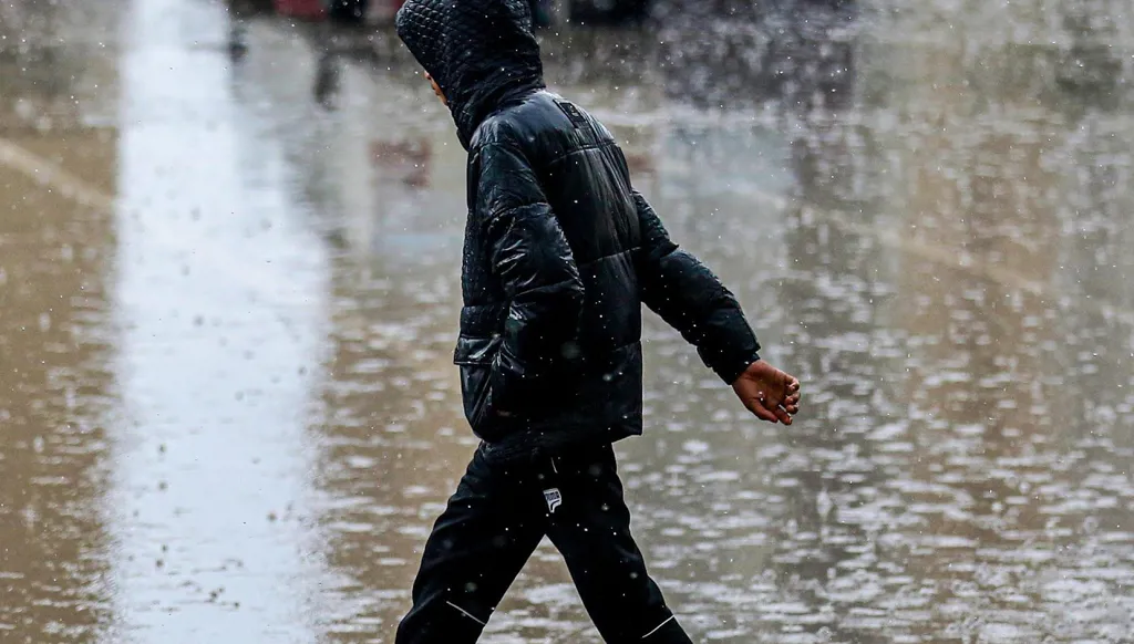 بغداد تحت تأثير منخفض جوي شديد... متى تنحسر الأمطار؟