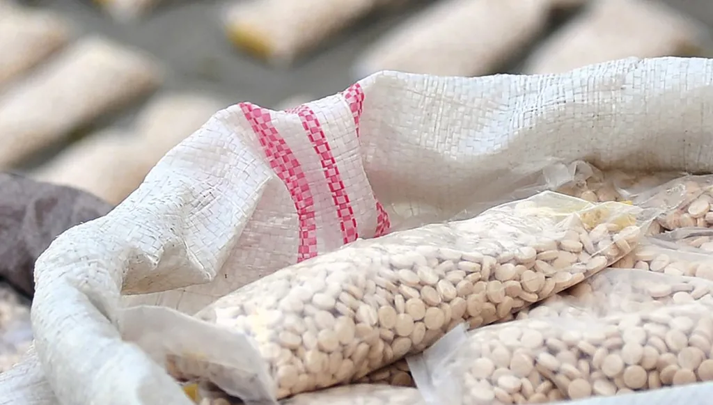 العراق يضبط شحنة كبتاغون من سوريا عبر تركيا: طن من المخدرات وشبكة دولية