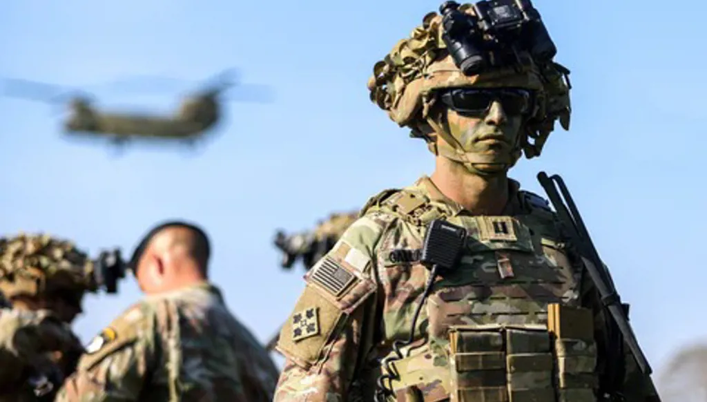 نقل معتقلي "داعش" من سوريا للعراق... ماذا كشف مسؤول أميركي؟