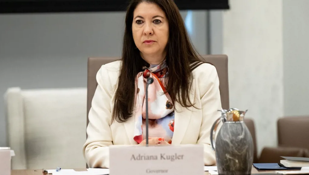 استقالة عضو في مجلس حكّام الاحتياطي الفدرالي