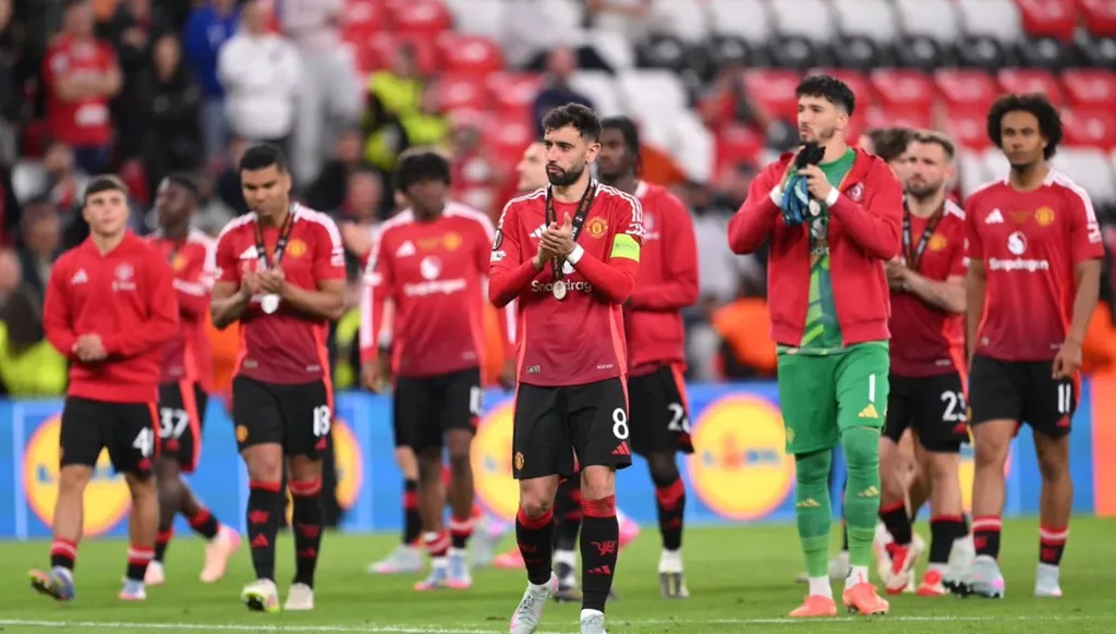 مانشستر يونايتد يبني فريق المستقبل بشروط أموريم