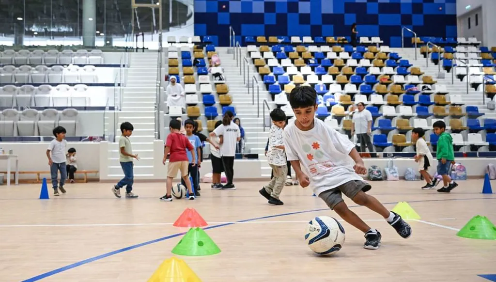 400 مشارك في معسكر أكاديمية فاطمة بنت مبارك للرياضة النسائية