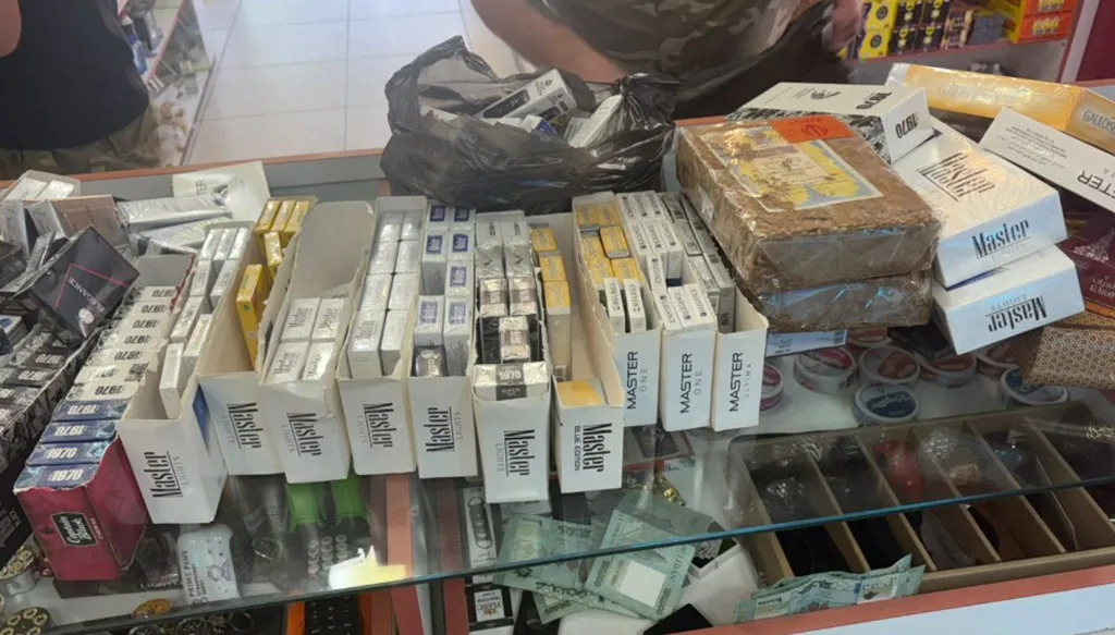 "الريجي" تضبط مصنوعات تبغية مهربة ومزورة في طرابلس وعكار شمالي البلاد (صورة)