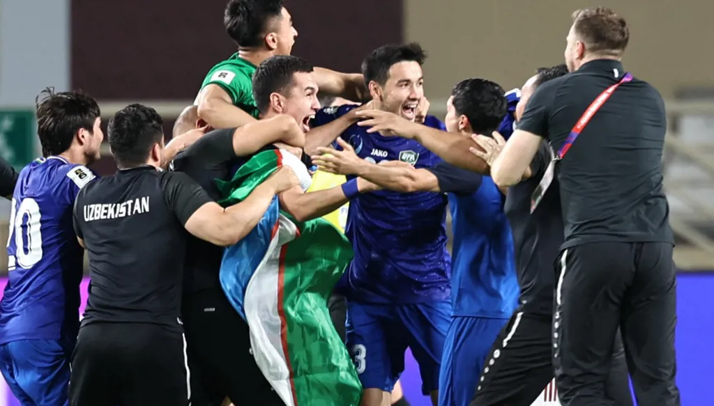 أوزباكستان تتأهل إلى كأس العالم للمرة الأولى بتاريخها والإمارات تلعب الملحق