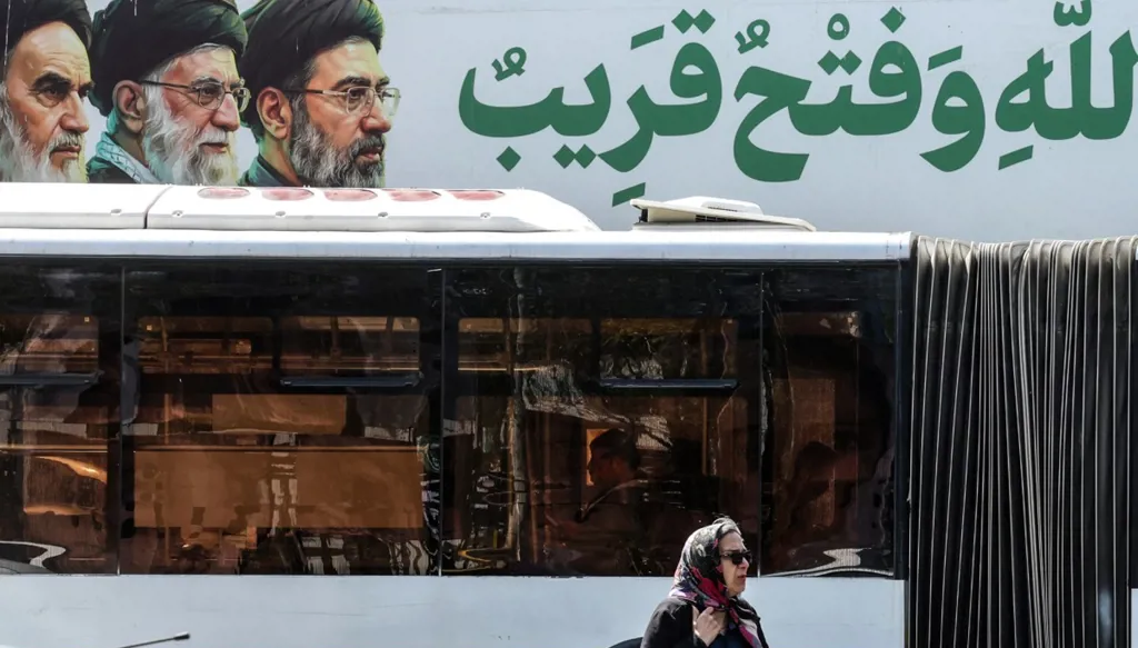 إيران: مظاهر الوهَن الاستراتيجي