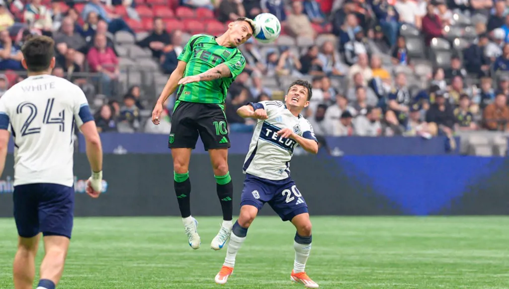 فأر يوقف مباراة بالدوري الأميركي والحارس يتدخل (فيديو)