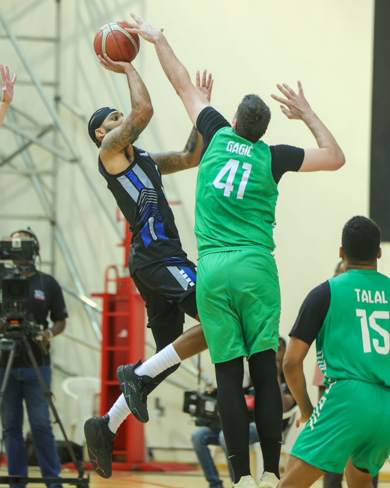 تتويج شباب الأهلي.