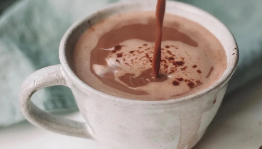 يساعد مشروب الكاكاو الساخن على الحد من آثر التوتر