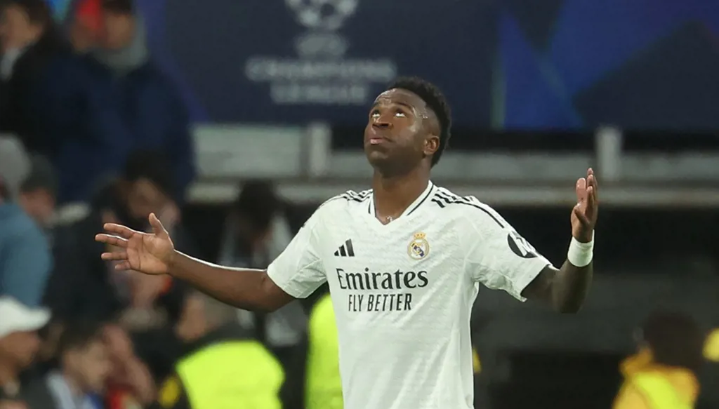 فينيسيوس يهدد سجل رونالدو التاريخي مع ريال مدريد
