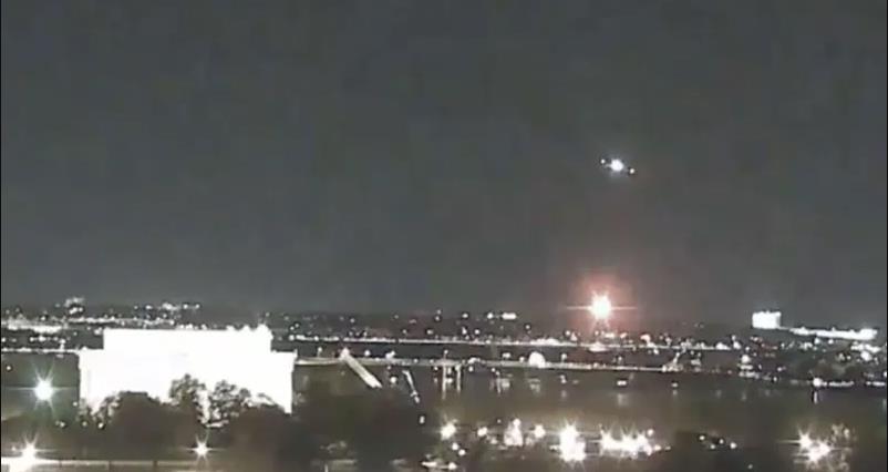 صورة للطائرة (إكس).