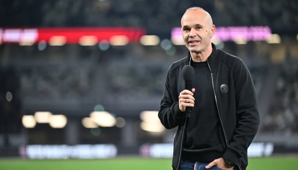 إنييستا في زيارة خاصة إلى المغرب... هل يتسلم مهام جديدة؟