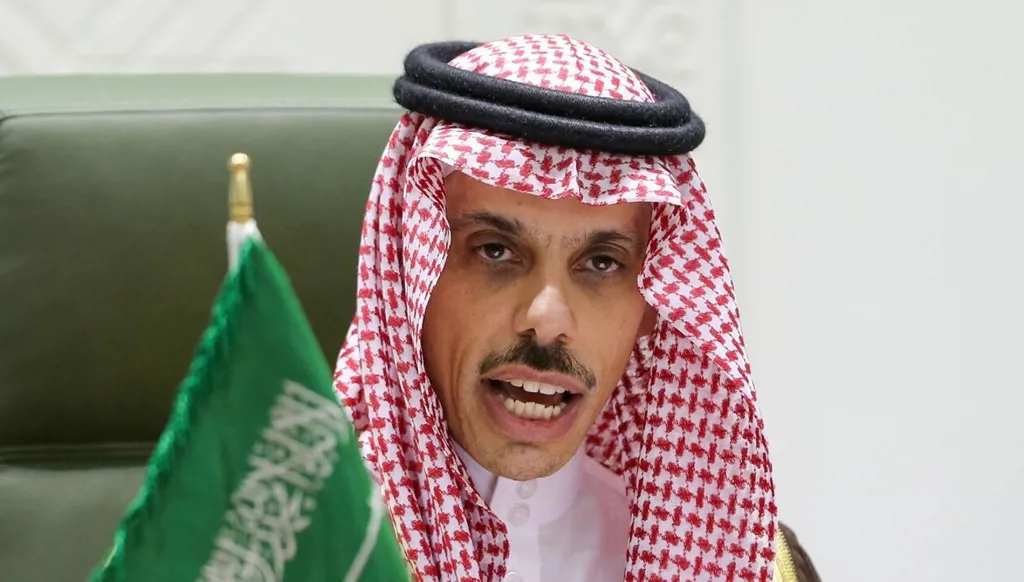 وزير الخارجية السعودي يصل روما لتعزيز العلاقات مع إيطاليا