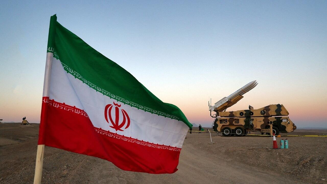 علم إيران (أ ف ب).